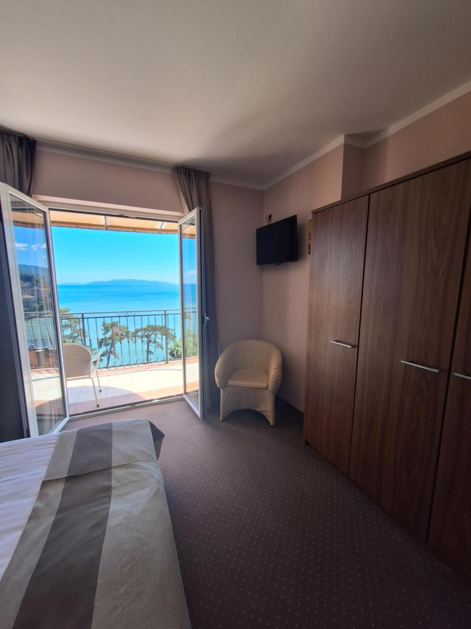 Villa Volosko With Private Parking And Breakfast,Seaview Exterior foto