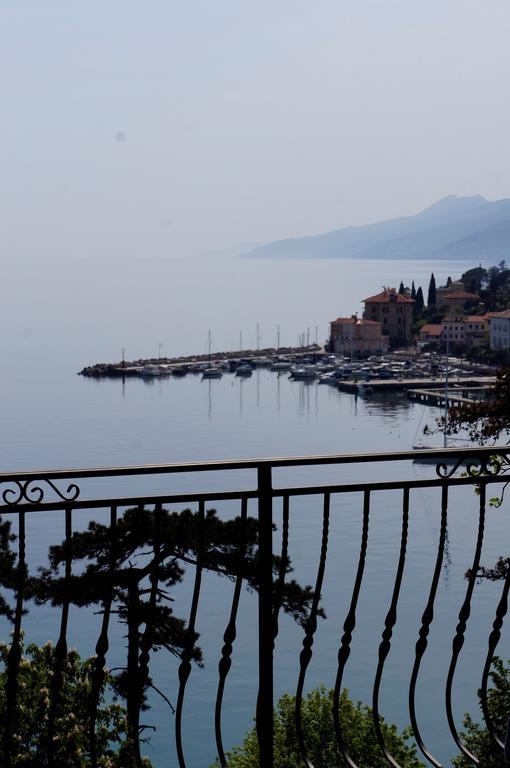 Villa Volosko With Private Parking And Breakfast,Seaview Exterior foto
