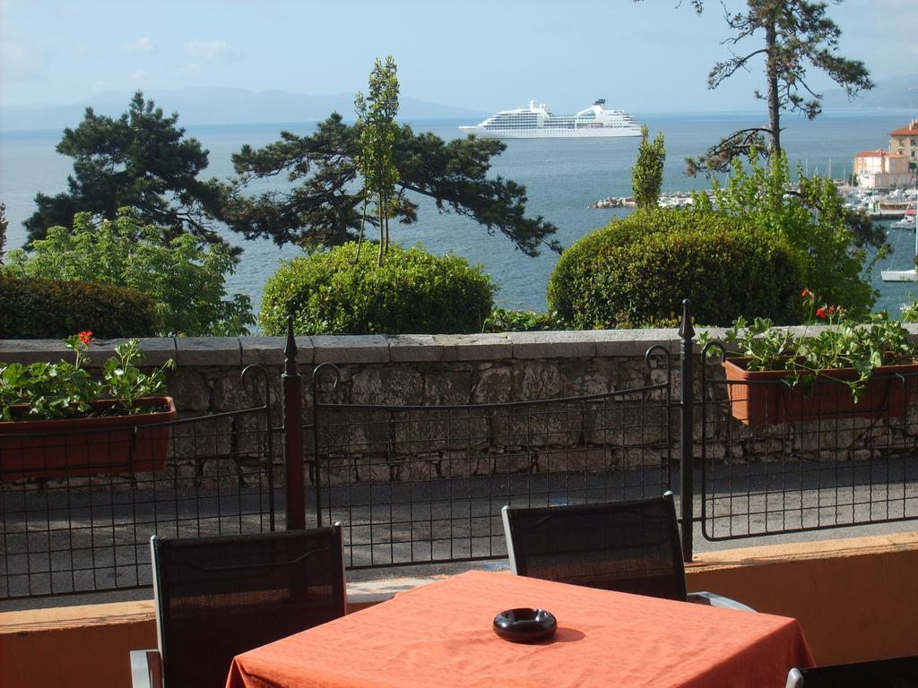 Villa Volosko With Private Parking And Breakfast,Seaview Exterior foto