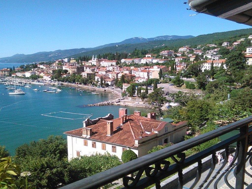 Villa Volosko With Private Parking And Breakfast,Seaview Exterior foto
