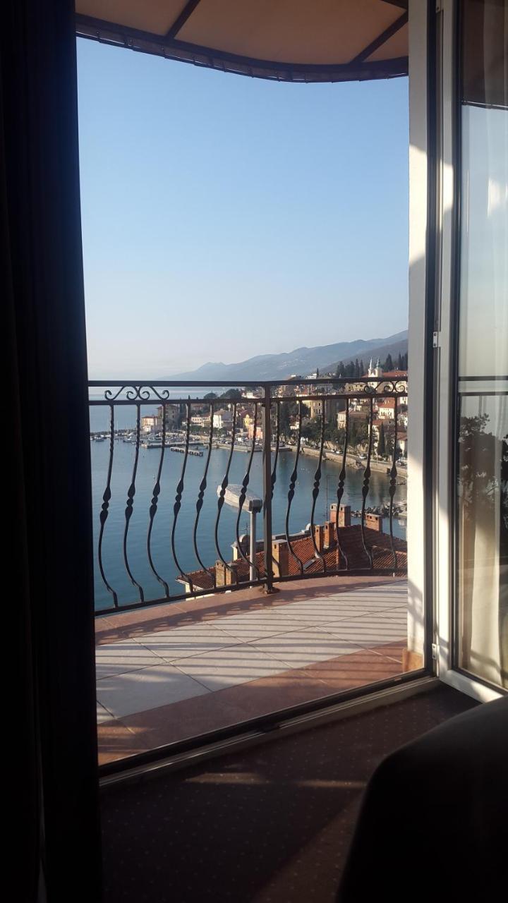 Villa Volosko With Private Parking And Breakfast,Seaview Exterior foto